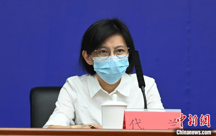 成都市經(jīng)信局總工程師代蘭?！“苍?攝