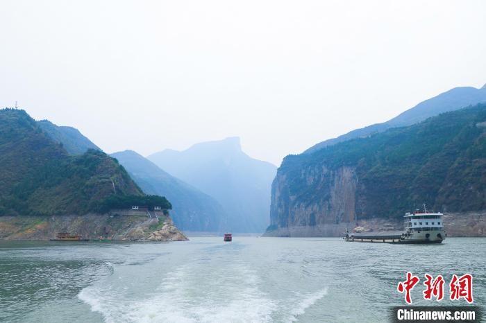 一場(chǎng)巡河“找茬”行動(dòng)，何以巡出碧水東流的長(zhǎng)江？