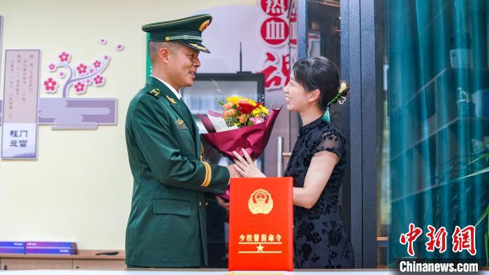 軍功章有你的一半?！堦愑?攝