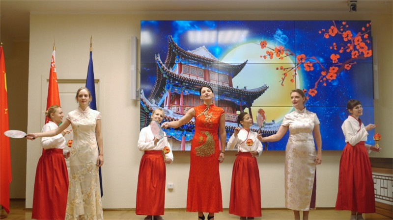 白俄羅斯國(guó)立大學(xué)孔子學(xué)院的中秋晚會(huì)。受訪(fǎng)者供圖