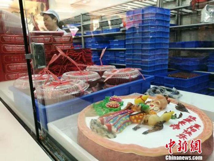 資料圖：等待銷售的重陽糕?！＄娚?攝