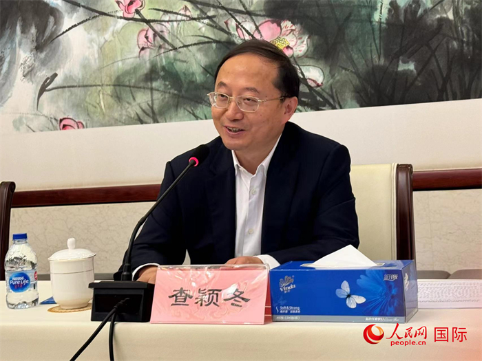 10月31日，蘇州市人民政府副市長查穎冬在第五屆中法文化論壇媒體吹風(fēng)會上講話。（人民網(wǎng) 謝瑩攝）