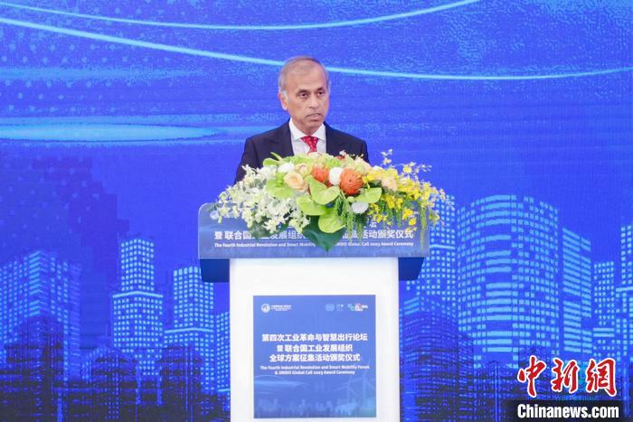 聯(lián)合國(guó)駐華協(xié)調(diào)員常啟德發(fā)表演講。