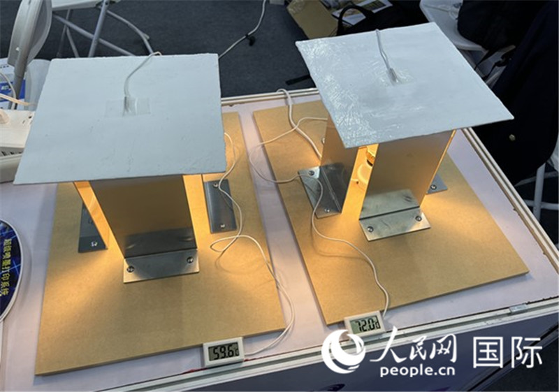 氣凝膠隔熱材料應(yīng)用效果展示。（人民網(wǎng)記者 陳思攝）