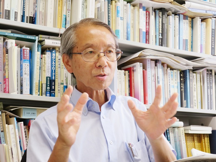 日本創(chuàng)價(jià)大學(xué)教授高橋強(qiáng)接受人民網(wǎng)采訪。（視頻截圖）