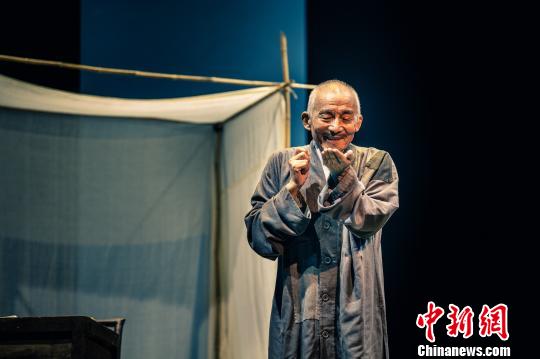 游本昌《弘一法師·最后之勝利》劇照。游思涵 攝