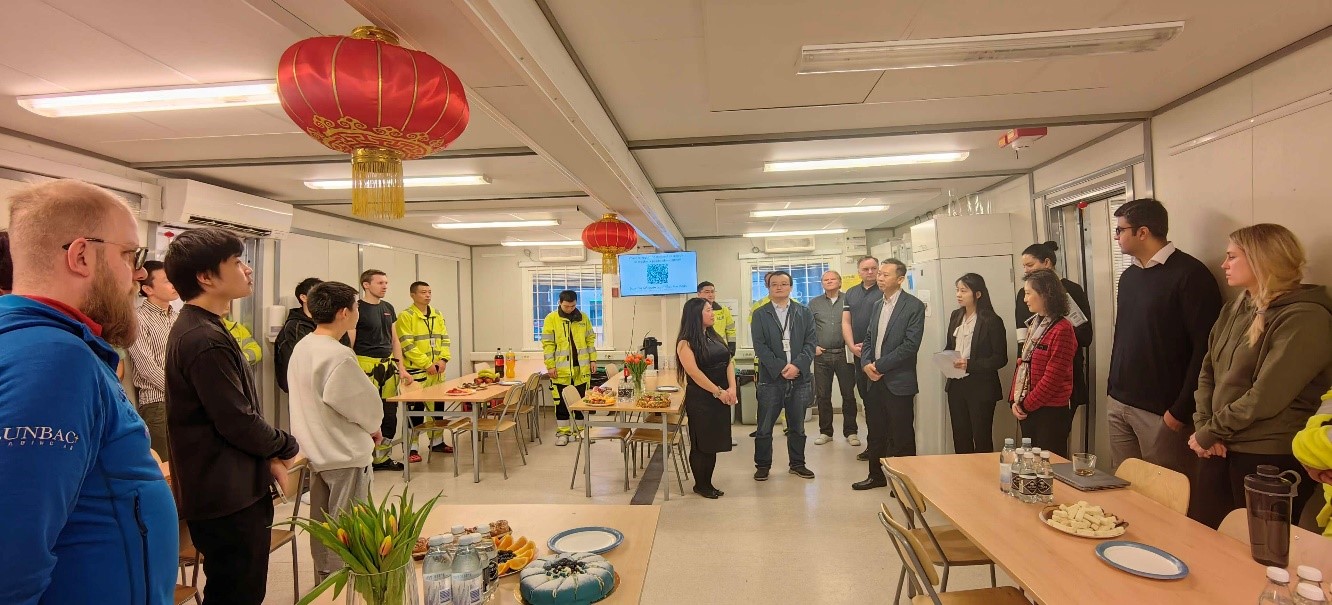 中國駐瑞典大使崔愛民走訪中鐵隧道局集團瑞典工程公司。中國駐瑞典大使館供圖