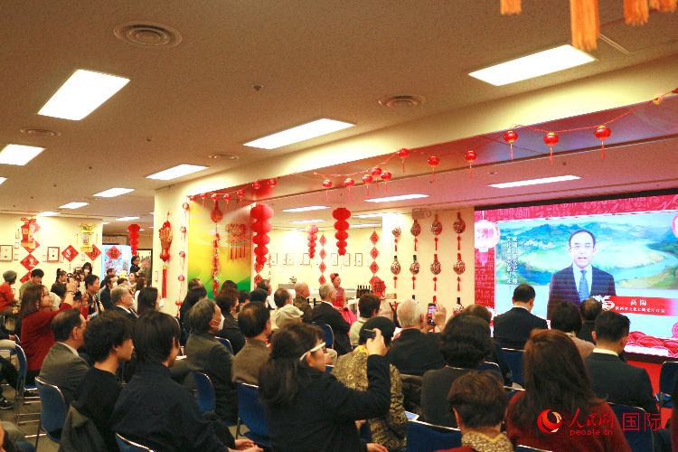 2月9日，“喜迎龍年·品味陜西”——2024新春迎福（展）聯(lián)歡會暨陜西文化年在東京中國文化中心拉開帷幕。人民網 許可攝