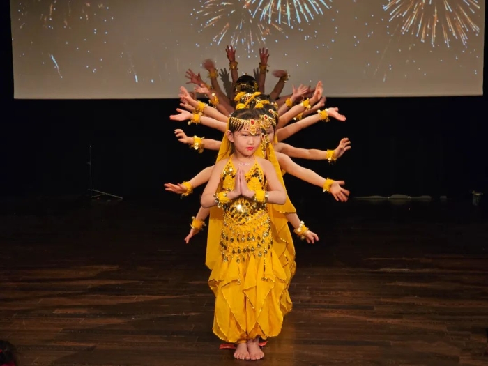 舞蹈《千手觀音》。中國駐瑞典大使館供圖。