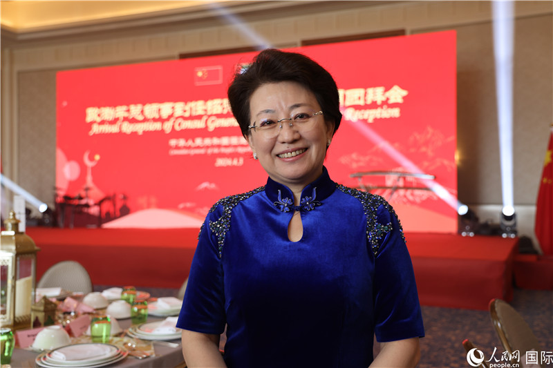 中國駐迪拜第十一任總領(lǐng)事歐渤芊。人民網(wǎng) 閆夢攝