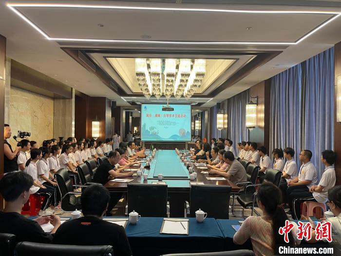 閩臺古琴技藝培訓交流活動同步舉行?！∪~國寶 攝