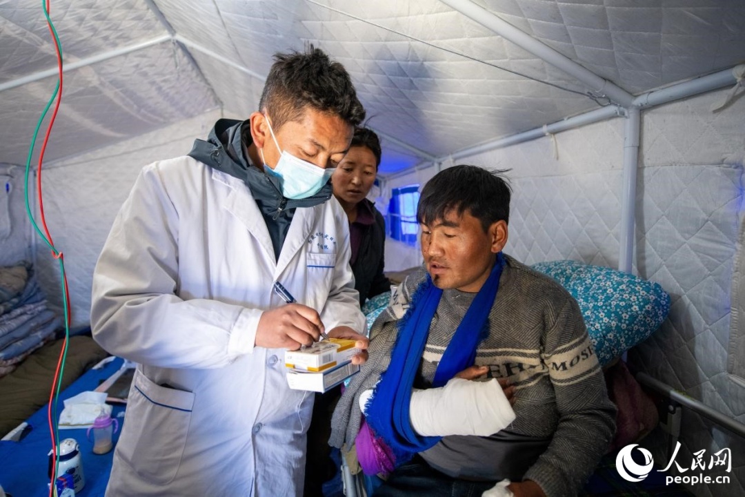 震中日記｜“謝謝，曼巴啦！”