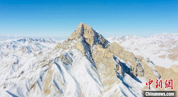 圖為山川被白雪覆蓋?！《继m縣融媒體中心供圖