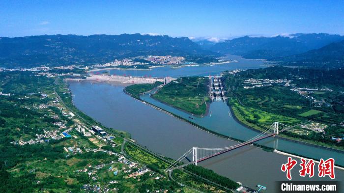 2022年夏季三峽工程為中下游補(bǔ)水。(資料圖) 湯偉 攝