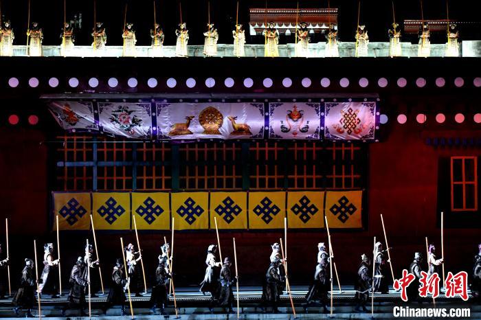 3月17日，西藏拉薩，《文成公主》大型史詩(shī)劇演出現(xiàn)場(chǎng)?！±盍?攝
