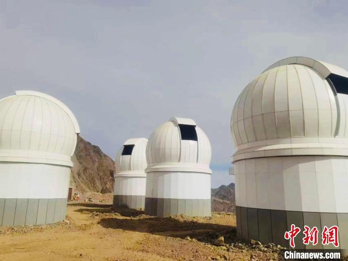 圖為南京大學時域天文臺望遠鏡圓頂安裝完畢。　冷湖科創(chuàng)園區(qū)管委會 供圖