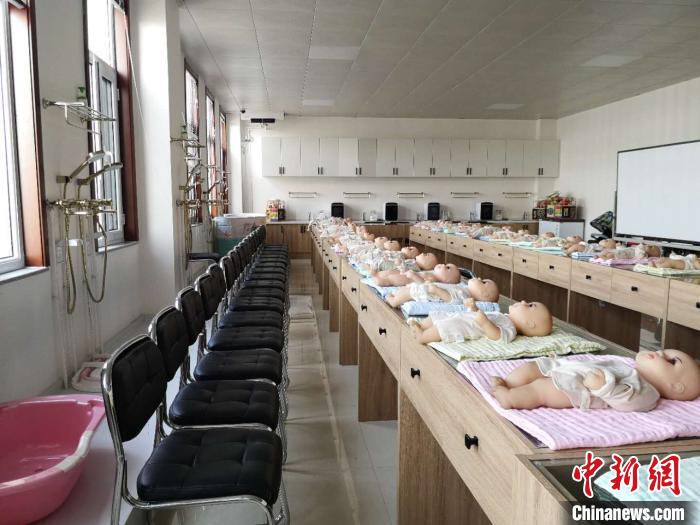 由人社部重點幫扶打造的“天鎮(zhèn)保姆”，已成為全國知名的勞務(wù)輸出品牌?！》尔惙?攝