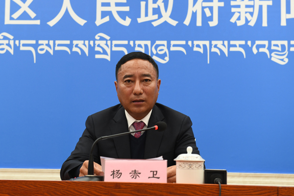 楊赤衛(wèi) 林芝市常委、政府副市長.JPG