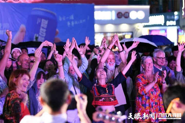 貴陽(yáng)路邊音樂(lè)節(jié)。圖片來(lái)源于南明區(qū)融媒體中心