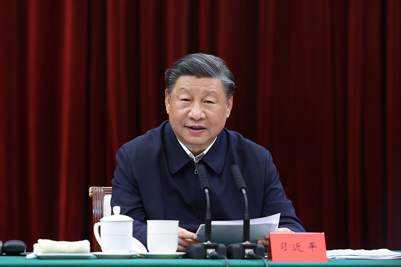 2023年10月12日下午，中共中央總書記、國家主席、中央軍委主席習(xí)近平在江西省南昌市主持召開進(jìn)一步推動(dòng)長江經(jīng)濟(jì)帶高質(zhì)量發(fā)展座談會并發(fā)表重要講話。新華社記者 鞠鵬 攝
