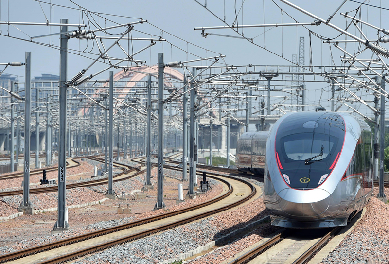 2022年6月20日，濟(jì)鄭高鐵鄭州首發(fā)G9206次列車駛出鄭州東站。