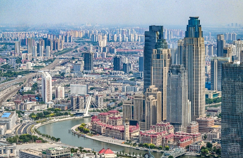 這是2023年6月16日從直升機(jī)上拍攝的天津中心城區(qū)城市景觀。