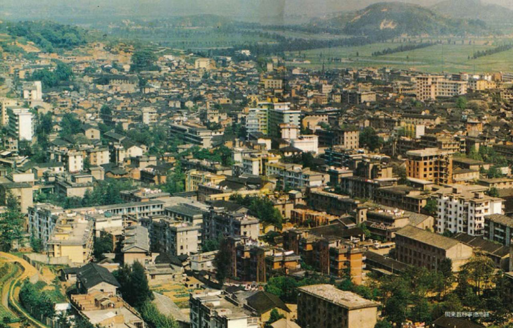 1988年寧德城區(qū)風(fēng)貌。（圖源：《習(xí)近平在寧德》）