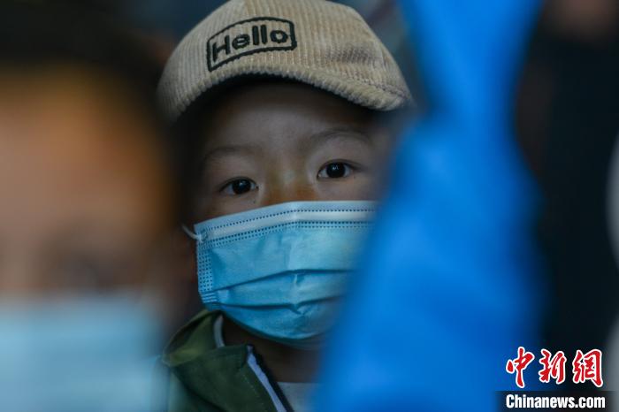 醫(yī)生介紹，孩子們治療后再遵醫(yī)囑服用一段時(shí)間藥物后，便可康復(fù)。　江飛波 攝