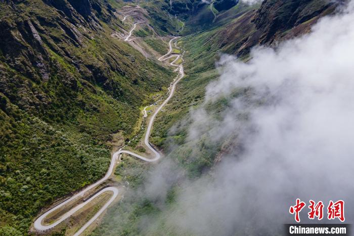 西藏山南，航拍勒布溝風(fēng)光。　江飛波 攝