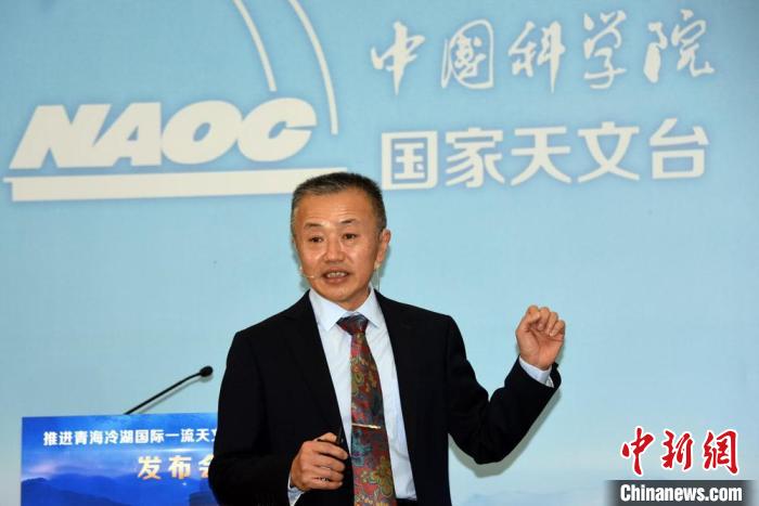 中科院國家天文臺(tái)冷湖基地首席研究員鄧?yán)畈沤榻B冷湖選址相關(guān)情況。　<a target='_blank' href='/'><p  align=