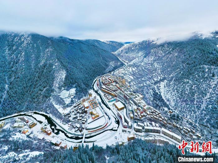 壤塘的雪后美景。　壤塘縣融媒體中心供圖