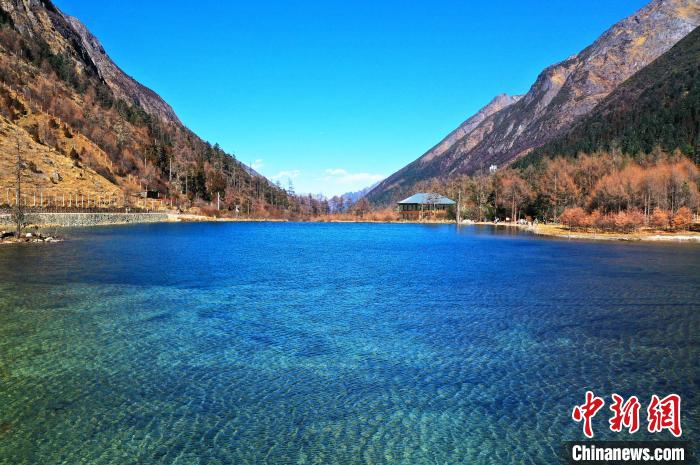 畢棚溝景區(qū)風(fēng)光?！“苍?攝