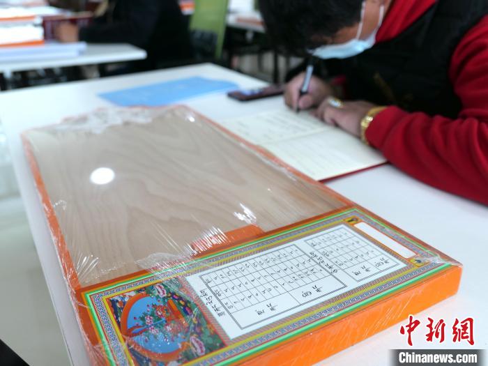 圖為天文歷算計算工具?！≈x牧 攝