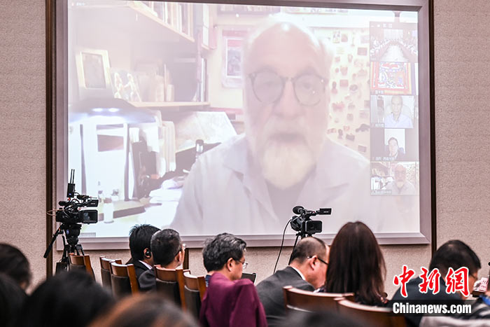 5月16日，由中國社會科學院西藏智庫、中國社會科學院民族學與人類學研究所主辦的第五屆西藏智庫國際論壇在北京舉行。美國紐約州立大學教授譚·戈倫夫在主旨演講中表示，自20世紀80年代以來，西方學者對西藏研究的范圍逐漸擴大，但西藏的語言和宗教仍然是最吸引西方學者的研究領域。 <a target='_blank' ><p  align=