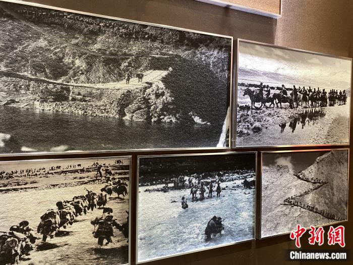 紅樓內展廳，圖為昌都戰(zhàn)役中的人民解放軍。彭寧鈴 攝