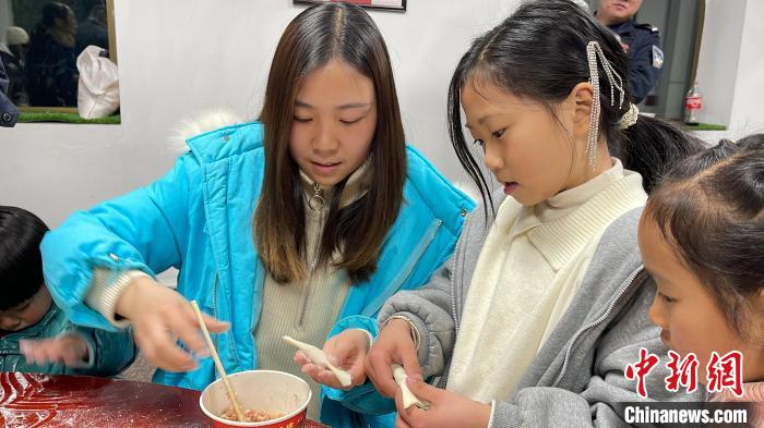 西藏戍邊民警：一想到孩子，心就瞬間柔軟了