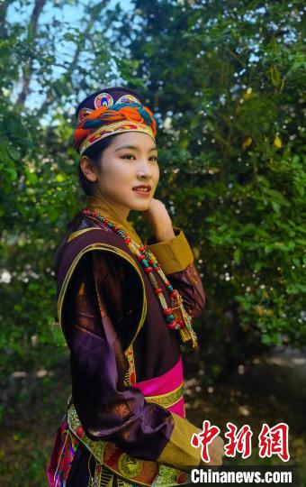 圖為國家級非遺項目——林芝工布藏族服飾?！±盍?攝