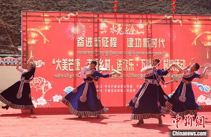 舞蹈《吉祥熱巴》?！∶⒖悼h委宣傳部供圖