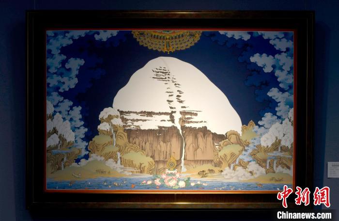 圖為5月16日，展覽中新創(chuàng)唐卡作品《岡底斯山》?！±盍?攝