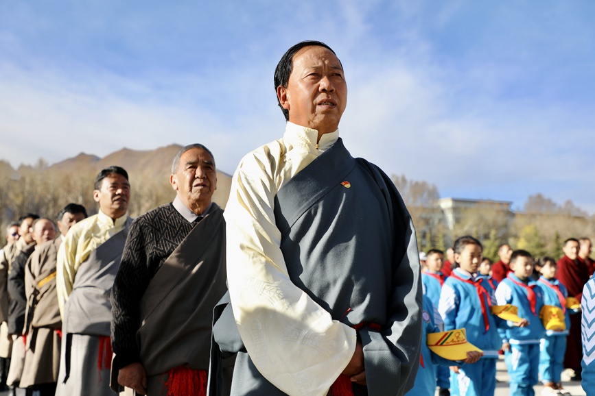 “升國(guó)旗、唱國(guó)歌”儀式現(xiàn)場(chǎng)。