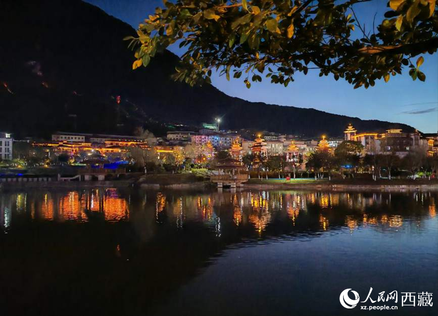 墨脫縣夜景。人民網(wǎng) 李海霞攝