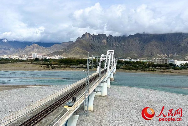 拉薩河特大橋。張敏穎 攝