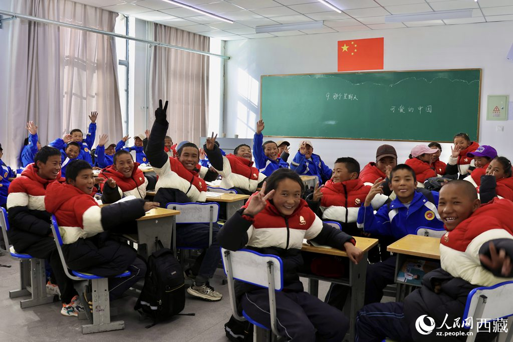 安置在定日縣委黨校讀書的學(xué)生。人民日?qǐng)?bào)記者 鮮敢攝
