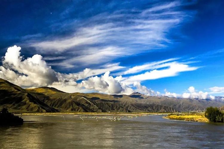 懂西藏的人，一定不會(huì)錯(cuò)過林芝的秋天