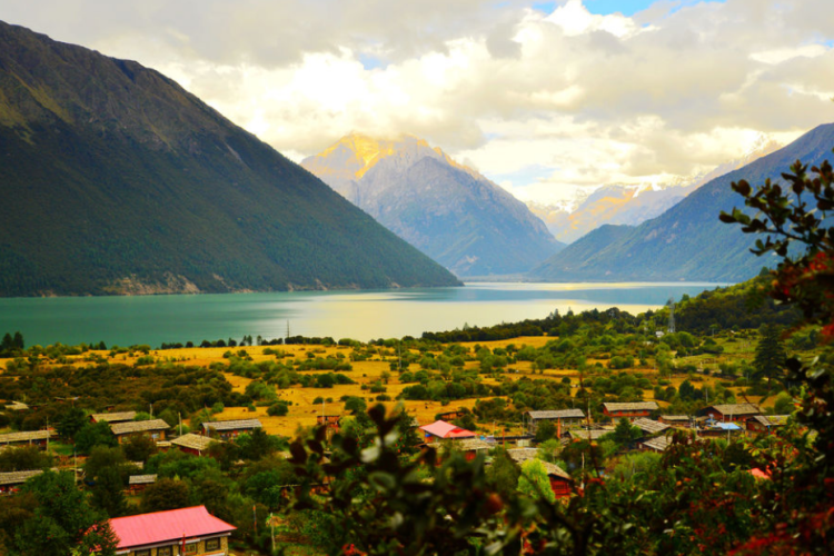 懂西藏的人，一定不會(huì)錯(cuò)過林芝的秋天