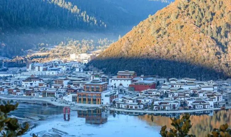 懂西藏的人，一定不會(huì)錯(cuò)過林芝的秋天